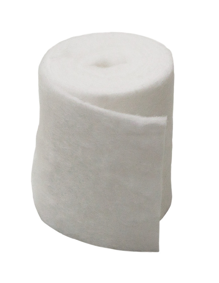 Das Bild zeigt eine weiße Rolle aus Watte, die speziell für den Tierbedarf geeignet ist. Es handelt sich um das Produkt „Vetlando Watterolle“, das für die Pflege und Reinigung von Haustieren entwickelt wurde. Die Zielgruppe sind Tierhalter, die Wert auf H