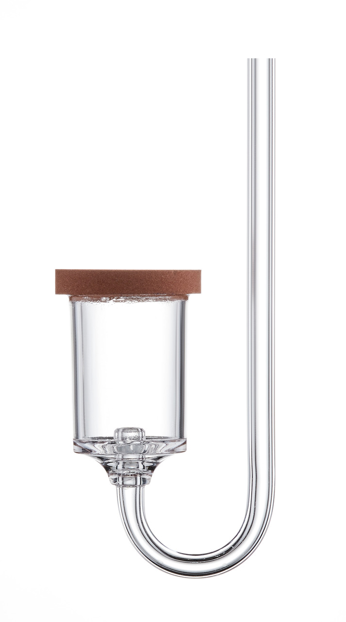 Das Bild zeigt den Chihiros CO2-Diffusor, ein hochwertiges Zubehör für Aquarien. Der Diffusor besteht aus klarem Glas mit einer braunen Keramikmembran, die für eine feine Verteilung von CO2 im Wasser sorgt. Geeignet für Aquarienliebhaber, die eine optimal