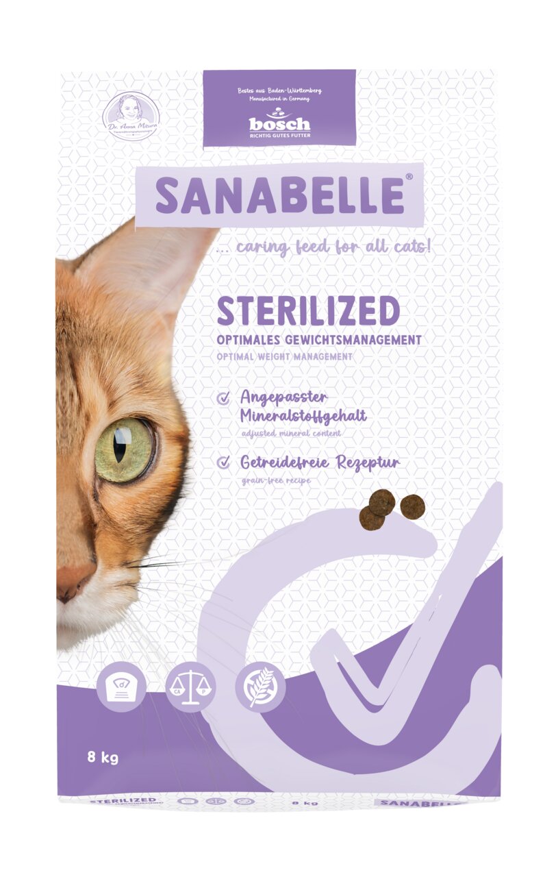 Das Bild zeigt eine Verpackung des Katzenfutters „Sanabelle Sterilized“ der Marke Bosch. Es ist speziell für sterilisierte Katzen entwickelt und unterstützt ein optimales Gewichtsmanagement. Die Rezeptur ist getreidefrei und enthält einen angepassten Mine