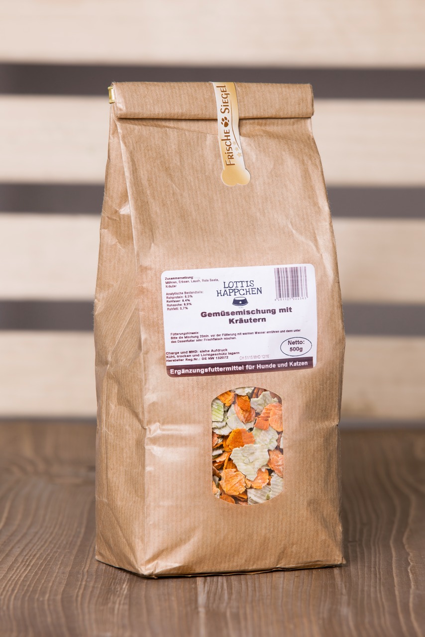 Lottis Häppchen Gemüsemischung m. Kräutern, Ergänzungsfutter f. Hunde & Katzen, 500 g, getr. Karotten, Lauch, Rote Beete, Frische-Siegel.