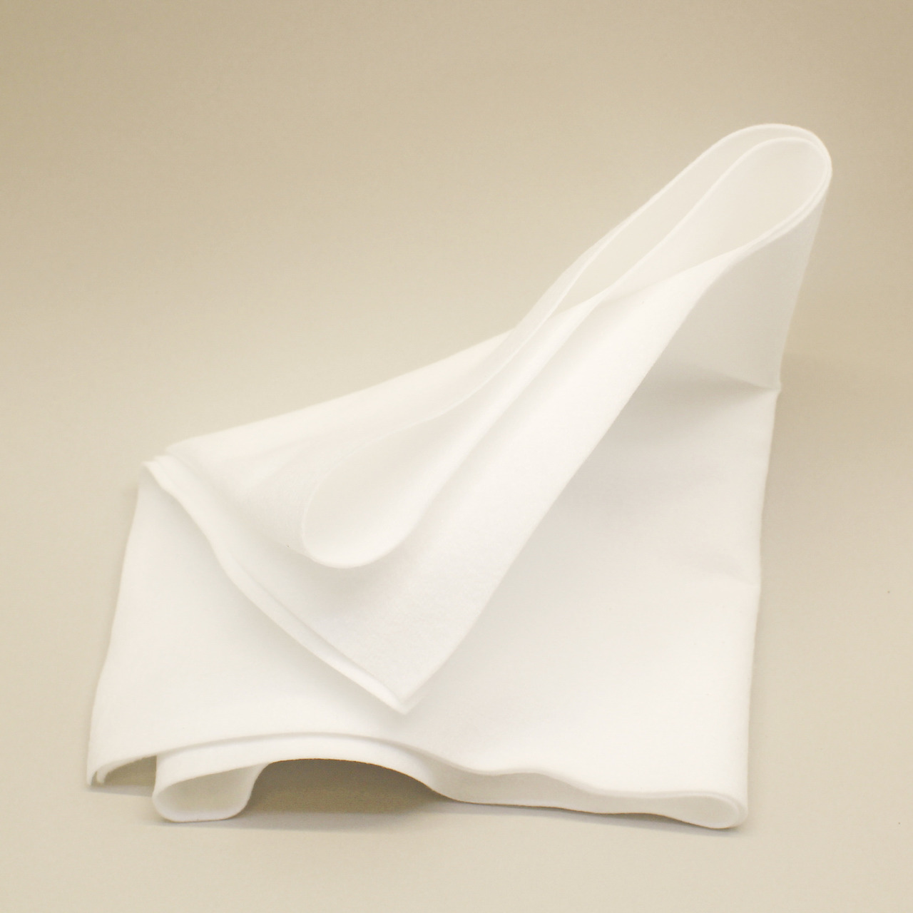 JBL CristalProfi Feinfiltervlies, weiß, für Aquaristik-Enthusiasten, entfernt Schwebstoffe, rechteckig, locker gefaltet.