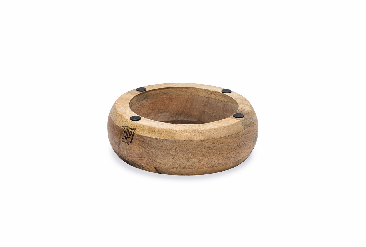 Holz-Hundenapf „Designed by Lotte“ für Hunde, robustes Mangoholz, rutschfest, ideal für Futter-Wasser, stilvoll & funktional.