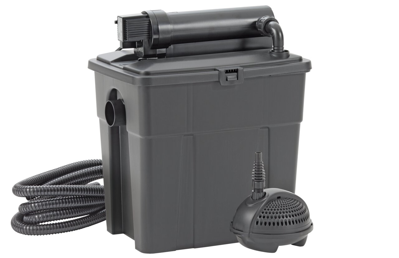 Pontec MultiClear Set 8000, Teichfilter-Set f. Gartenteiche bis 8000 L, m. UV-Klärer, Pumpe u. Schlauch, sorgt f. klares Wasser.