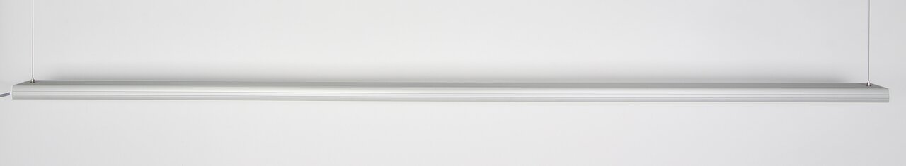 aquaLEDs LED-Aquarienleuchte, für Süß-/Meerwasseraquarien, silbernes Design, energieeffizient, stilvoll, moderne Beleuchtung.