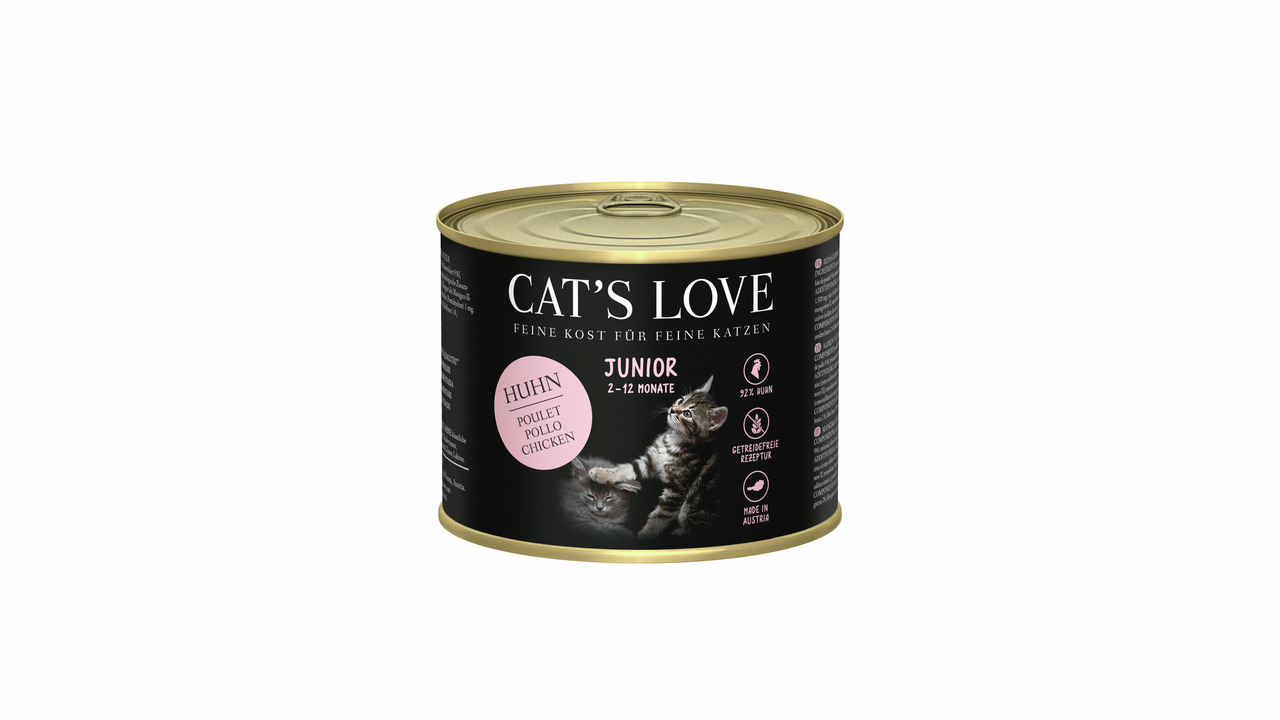 Das Bild zeigt eine schwarze Dose Katzenfutter der Marke "Cat's Love" mit goldfarbenem Deckel. Es ha