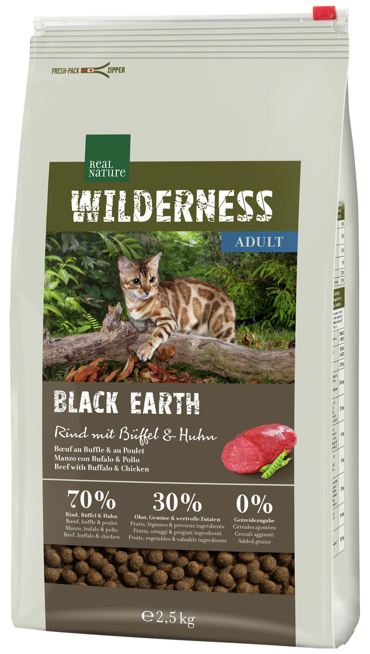 Das Bild zeigt eine 2,5-kg-Packung REAL NATURE WILDERNESS BLACK EARTH Trockenfutter für Katzen. Die Geschmacksrichtung ist Rind mit Büffel und Huhn. Das Produkt richtet sich an erwachsene Katzen und enthält 70 % Fleisch, 30 % Obst und Gemüse sowie 0 % Get