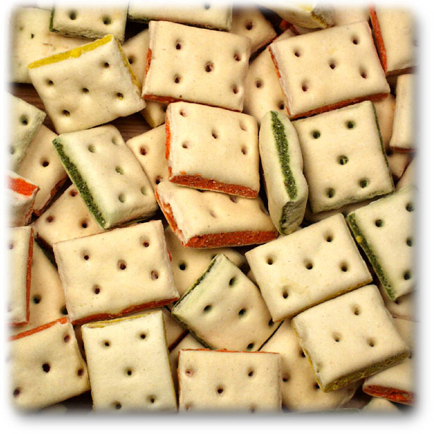 JR FARM Kräcker für Nager (Kaninchen, Meerschweinchen, Hamster), knusprige Snacks mit Füllungen in Grün, Rot, Gelb, versch. Geschmacksr.
