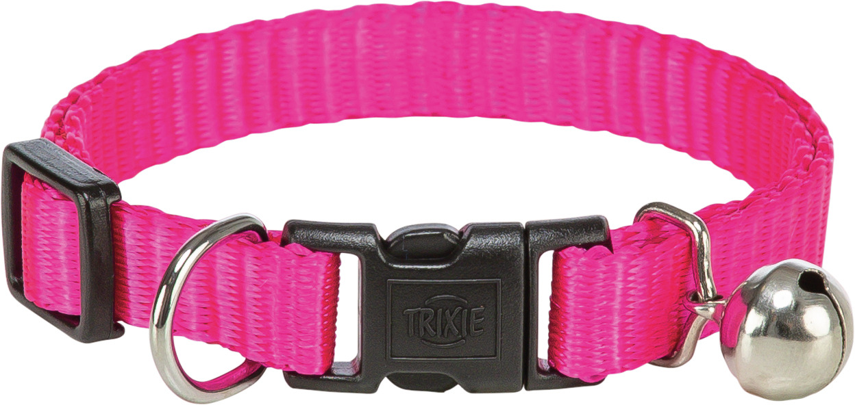 Ein leuchtend pinkfarbenes Katzenhalsband der Marke TRIXIE, geeignet für Katzen. Es besteht aus robustem Nylonmaterial, ist mit einem Sicherheitsverschluss ausgestattet und verfügt über eine kleine silberne Glocke. Das Halsband ist verstellbar und bietet 