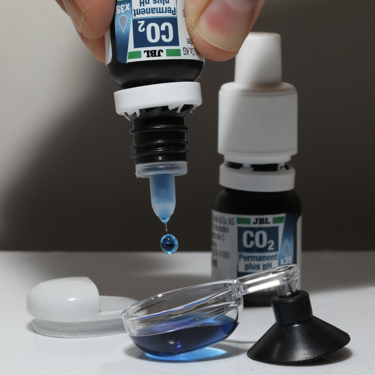 JBL CO2 Permanent+ pH, Testset f. Aquarienbesitzer, zur Überwachung v. CO2/pH, inkl. Tropfflasche+Testkammer.