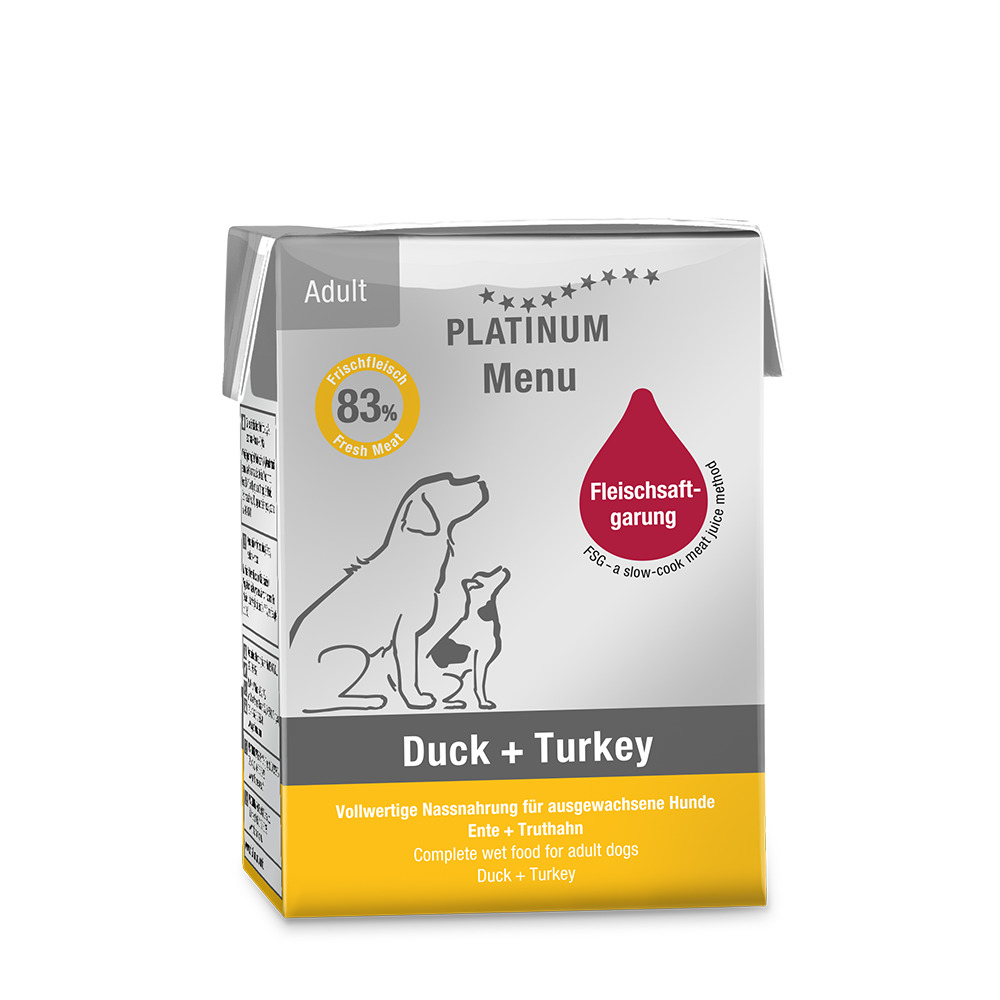 Das Bild zeigt eine Verpackung des Hundefutters „PLATINUM Menu Duck + Turkey“. Es handelt sich um ein Nassfutter für ausgewachsene Hunde mit den Geschmacksrichtungen Ente und Truthahn. Die Verpackung hebt hervor, dass 83 % Frischfleisch enthalten sind und
