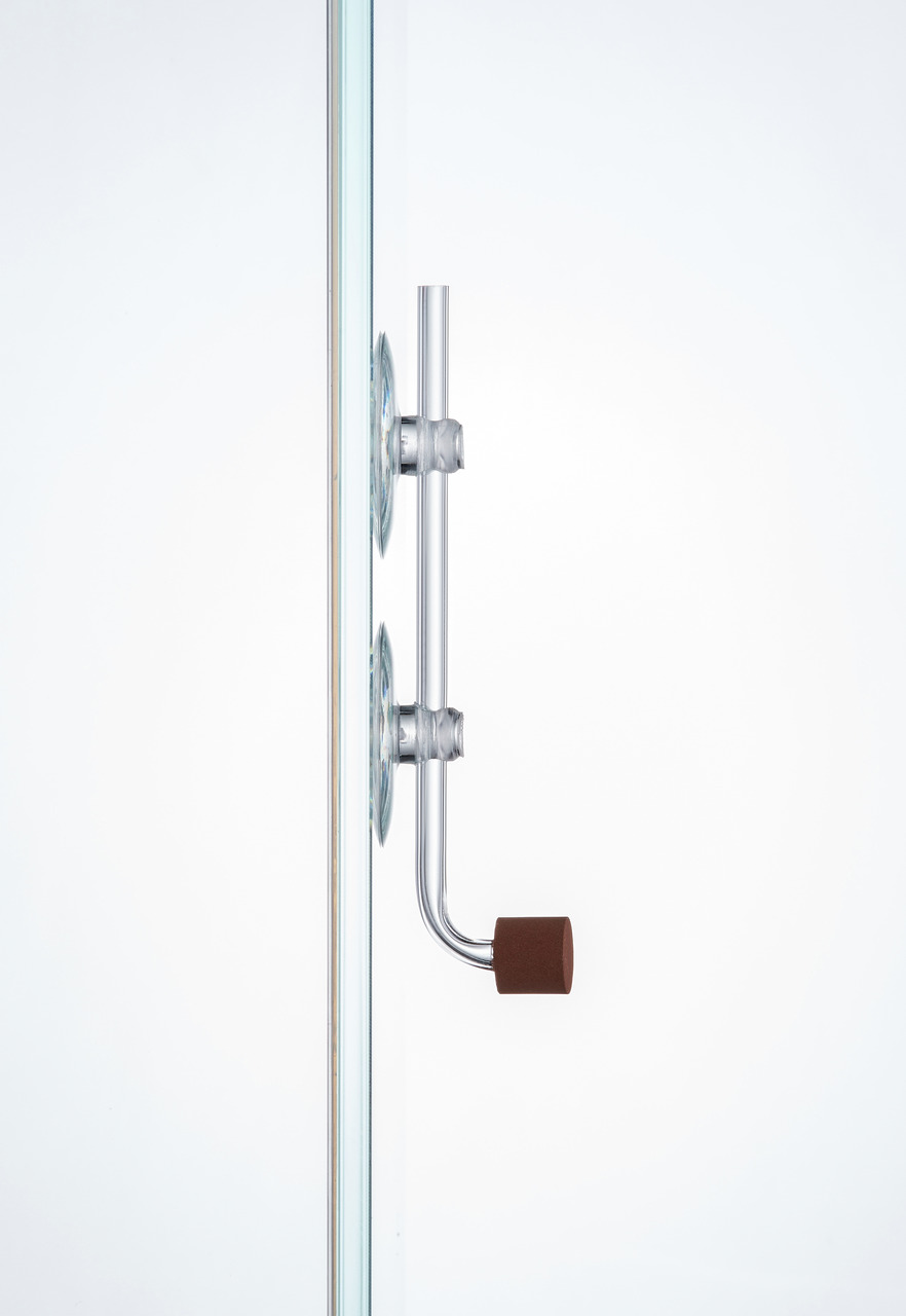 Chihiros Metal Jet Pipe, Zubehör f. Aquarien, Edelstahlrohr m. braunem Schwamm, Saugnäpfe, ideal f. Wasserzirkulation & Design.