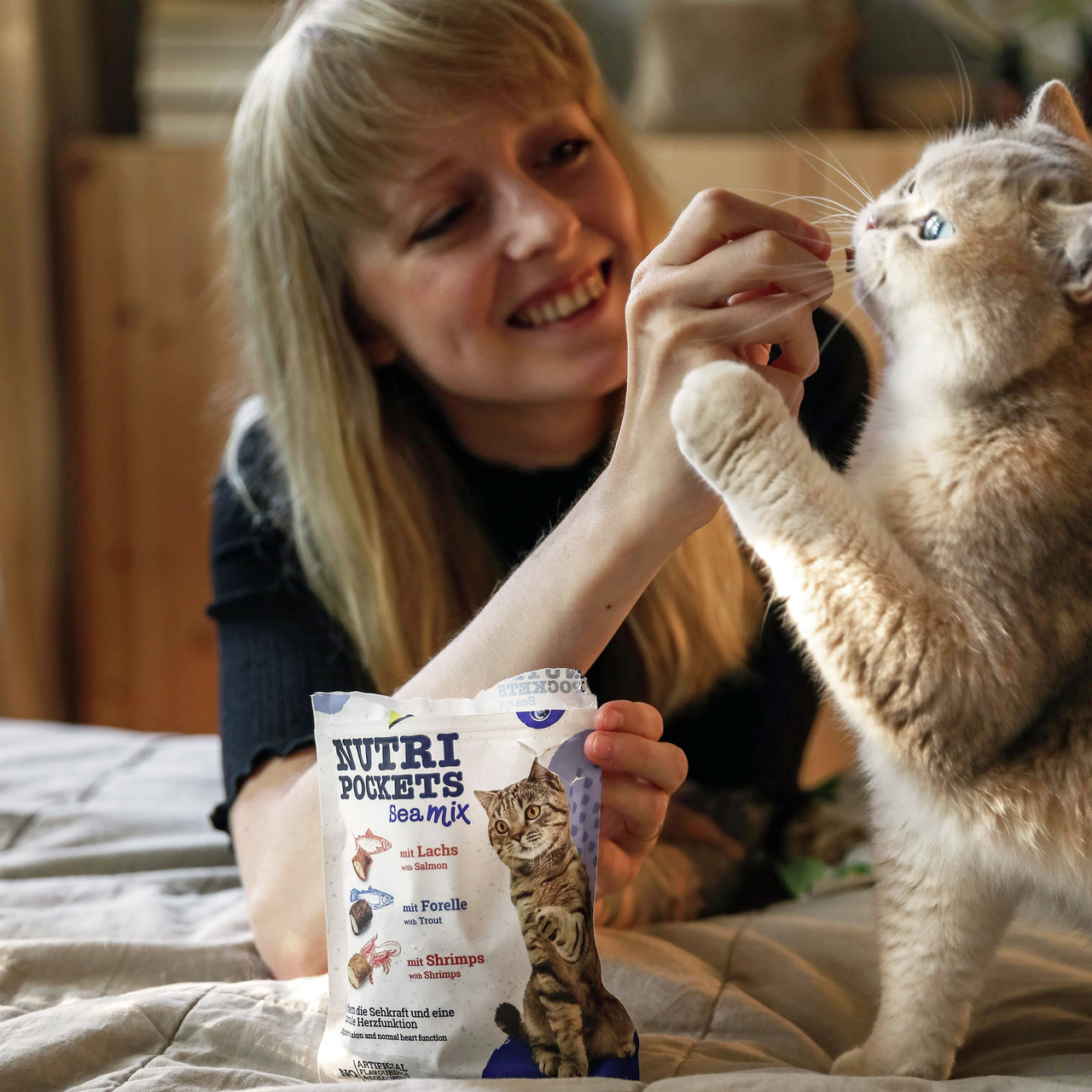 GimCat Nutri Pockets Sea Mix, Snack f. Katzen, Geschmacksr.: Lachs, Forelle, Shrimps, Menge: 60 g.
