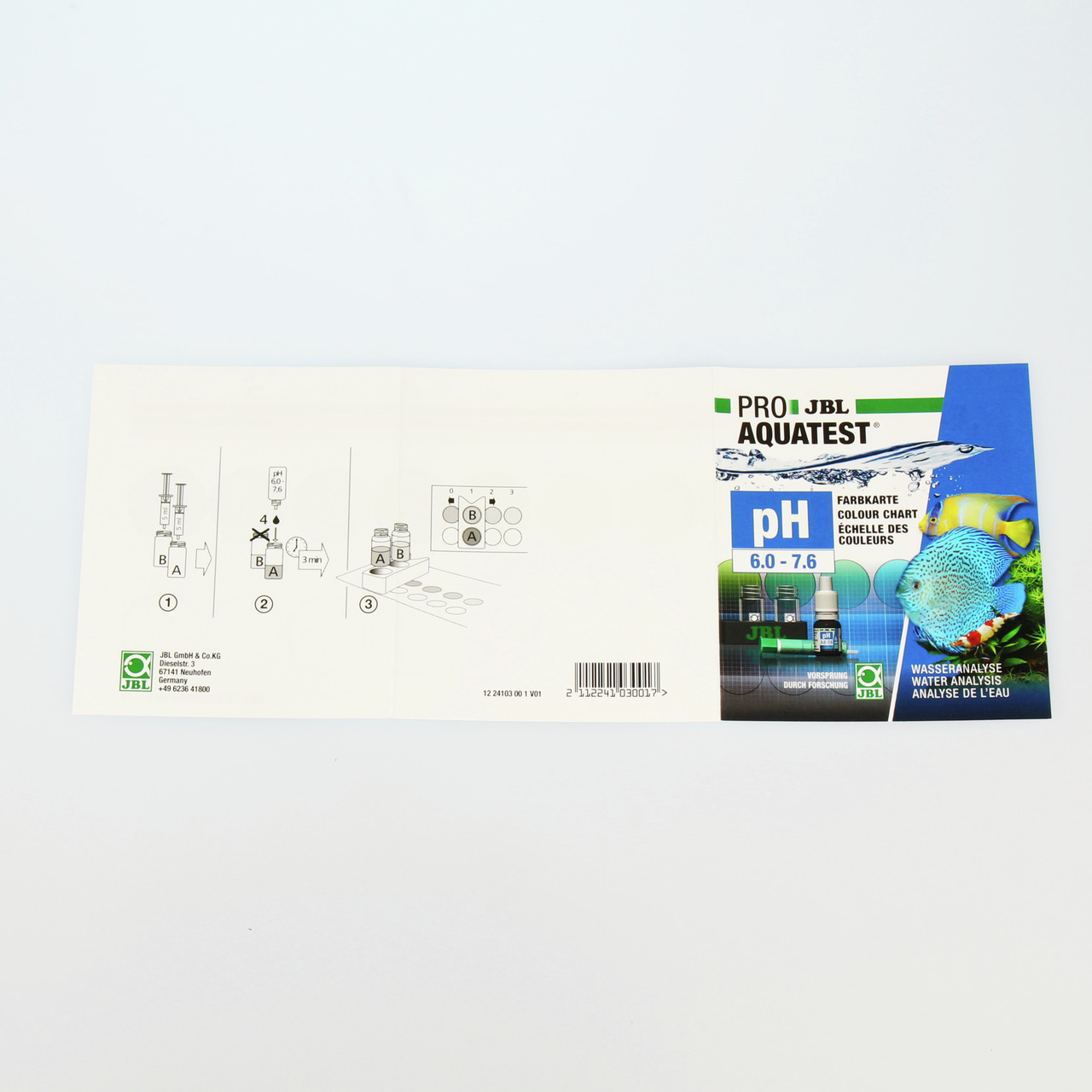 Das Bild zeigt die Verpackung des Produkts „JBL ProAquaTest pH 6,0–7,6“, ein Wassertest-Set zur Analyse des pH-Werts in Aquarien und Teichen. Zielgruppe sind Aquarien- und Teichbesitzer. Die Verpackung enthält eine Farbtabelle, Testflüssigkeiten und Zubeh