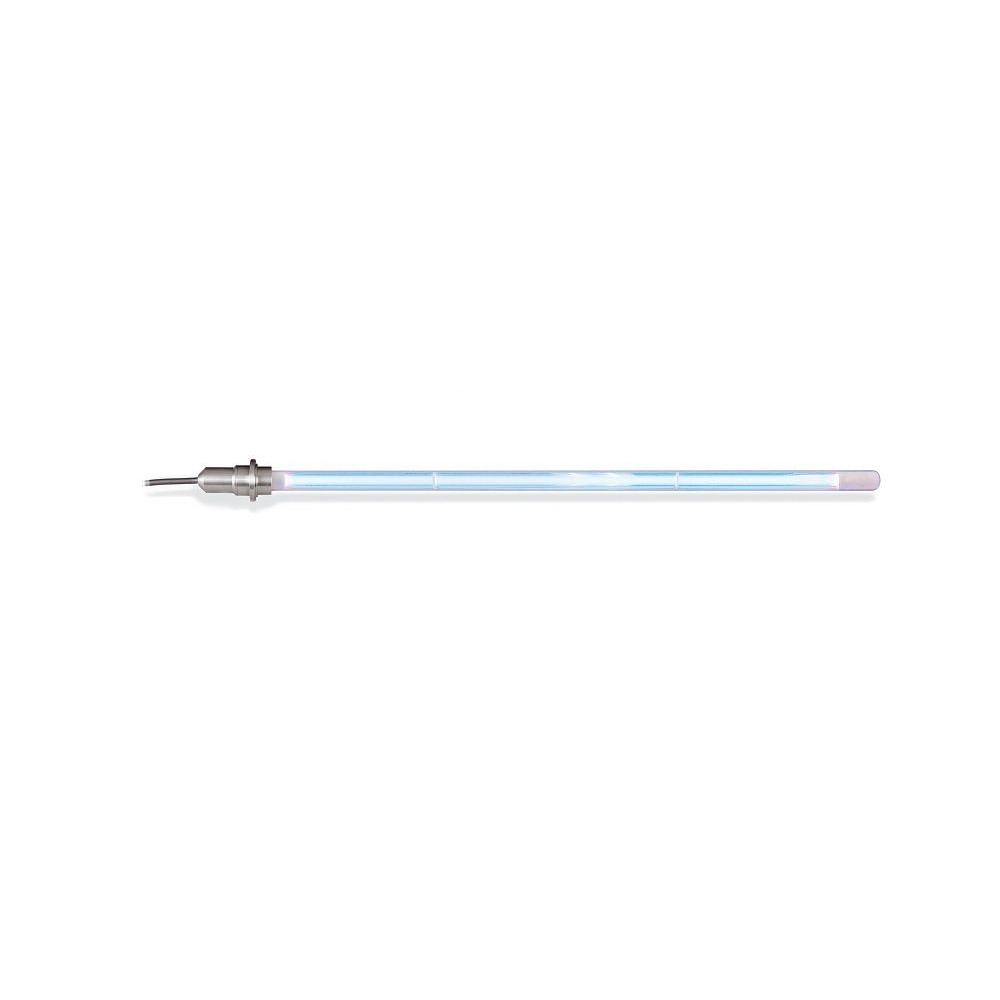 Ein langes, schlankes medizinisches Instrument mit einem metallischen Anschlussstück und einem transparenten, leicht bläulichen Schaft. Das Produkt ist ein Genesis Plasma-Lichtleiter, geeignet für den Einsatz in der Chirurgie. Es bietet präzise Lichtführu