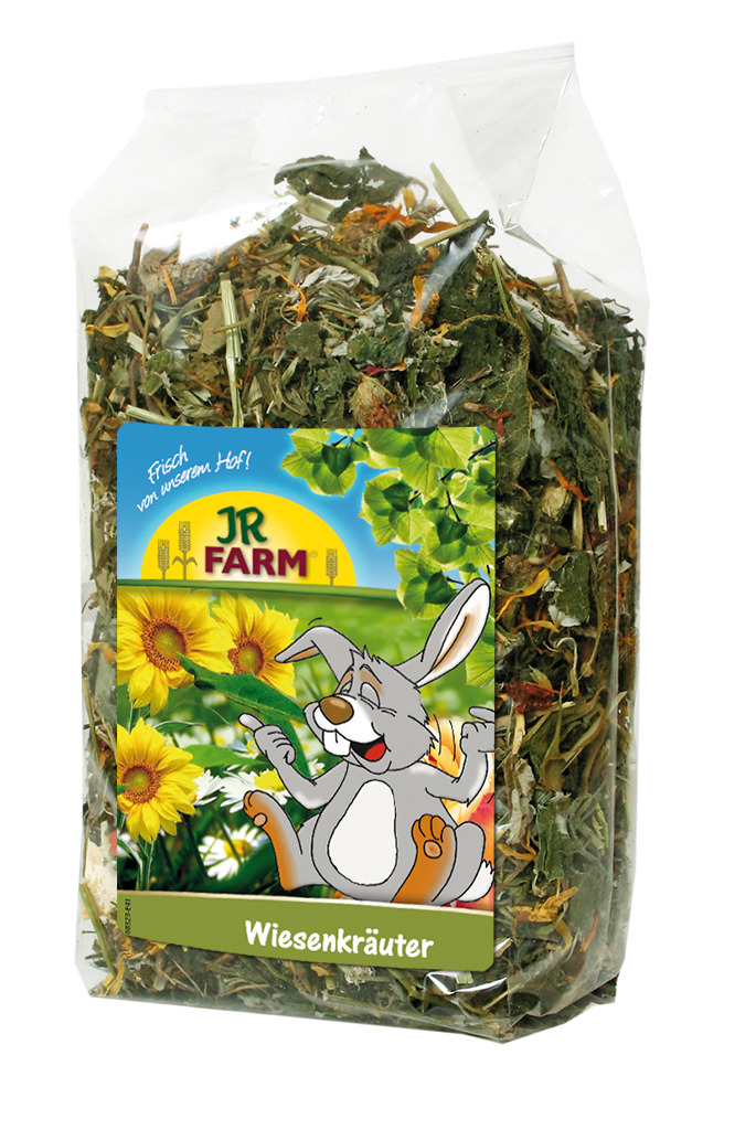 JR FARM Wiesenkräuter, 500 g, für Kaninchen & Meerschweinchen, getrocknete Kräuter, Illustration: Kaninchen vor Wiese mit Sonnenblumen.