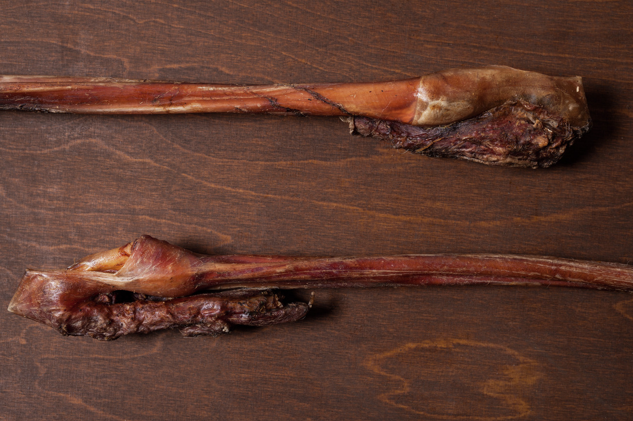 Lottis Häppchen Rinderkaustangen, 2 Stk., für Hunde, proteinreich, ohne Zusatzstoffe, Zahnpflege & Beschäftigung, Naturprodukt.