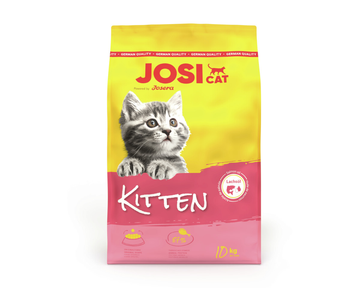 Das Bild zeigt eine gelb-rosa Verpackung des Katzenfutters „JosiCat Kitten“ von der Marke Josera. Es ist speziell für junge Katzen (Kitten) entwickelt und enthält Lachsöl für eine gesunde Entwicklung. Die Verpackung hat ein Gewicht von 10 kg und zeigt ein