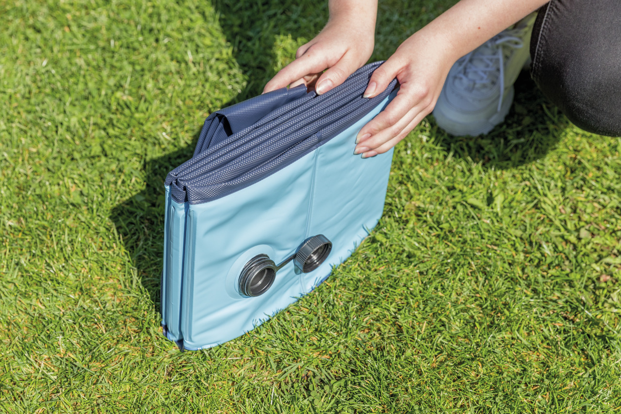 TRIXIE Hundepool, hellblau, faltbar, platzsparend, mit 2 Ablassventilen, ideal zur Abkühlung an heißen Tagen.