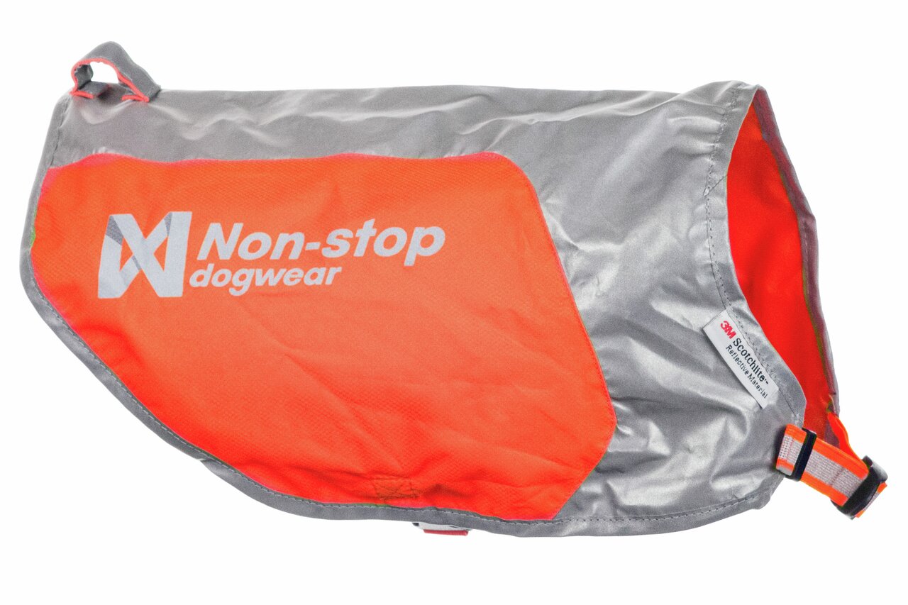 Reflektierender Hundemantel von Non-stop dogwear, geeignet für Hunde, leuchtend orange-grau, mit 3M Scotchlite-Details.