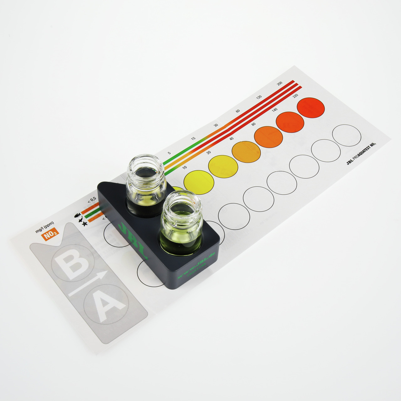 JBL Nitrat-Test-Set NO3, Wasseranalyse für Aquarien/Teiche, inkl. 2 Glasküvetten, Farbskala, ideal zur Wasserqualitätsprüfung.