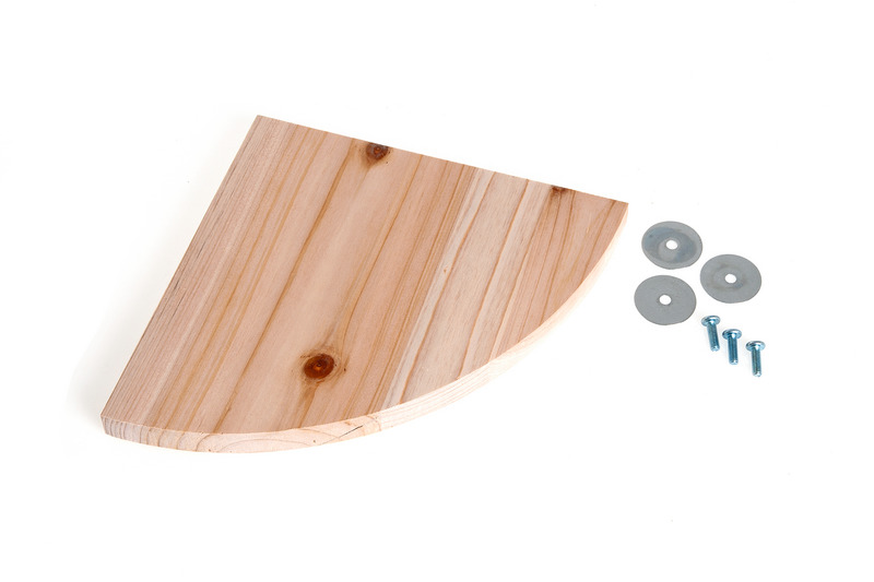 Holzplattform von Karlie, geeignet für Kleintiere wie Hamster oder Mäuse. Das Set enthält eine halbrunde Holzplatte aus naturbelassenem Holz sowie Montagematerial (Schrauben und Unterlegscheiben). Ideal als Rückzugsort oder Kletterfläche im Käfig. Maße un