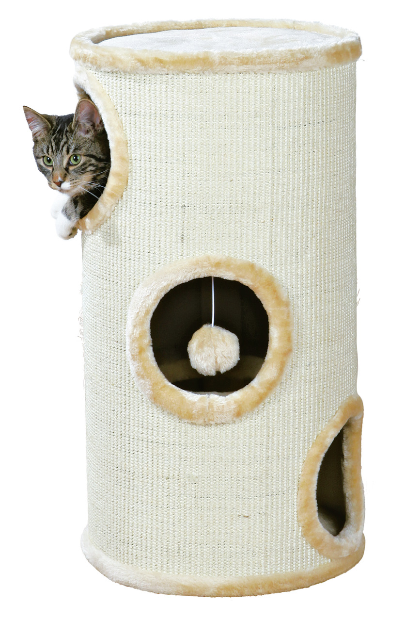 Das Bild zeigt den TRIXIE Kratzbaum „Cat Tower“ für Katzen. Der zylindrische Kratzbaum ist mit hellem Sisal umwickelt und bietet mehrere Öffnungen, durch die Katzen ein- und aussteigen können. Eine Katze schaut neugierig aus einer der Öffnungen. Im Innere