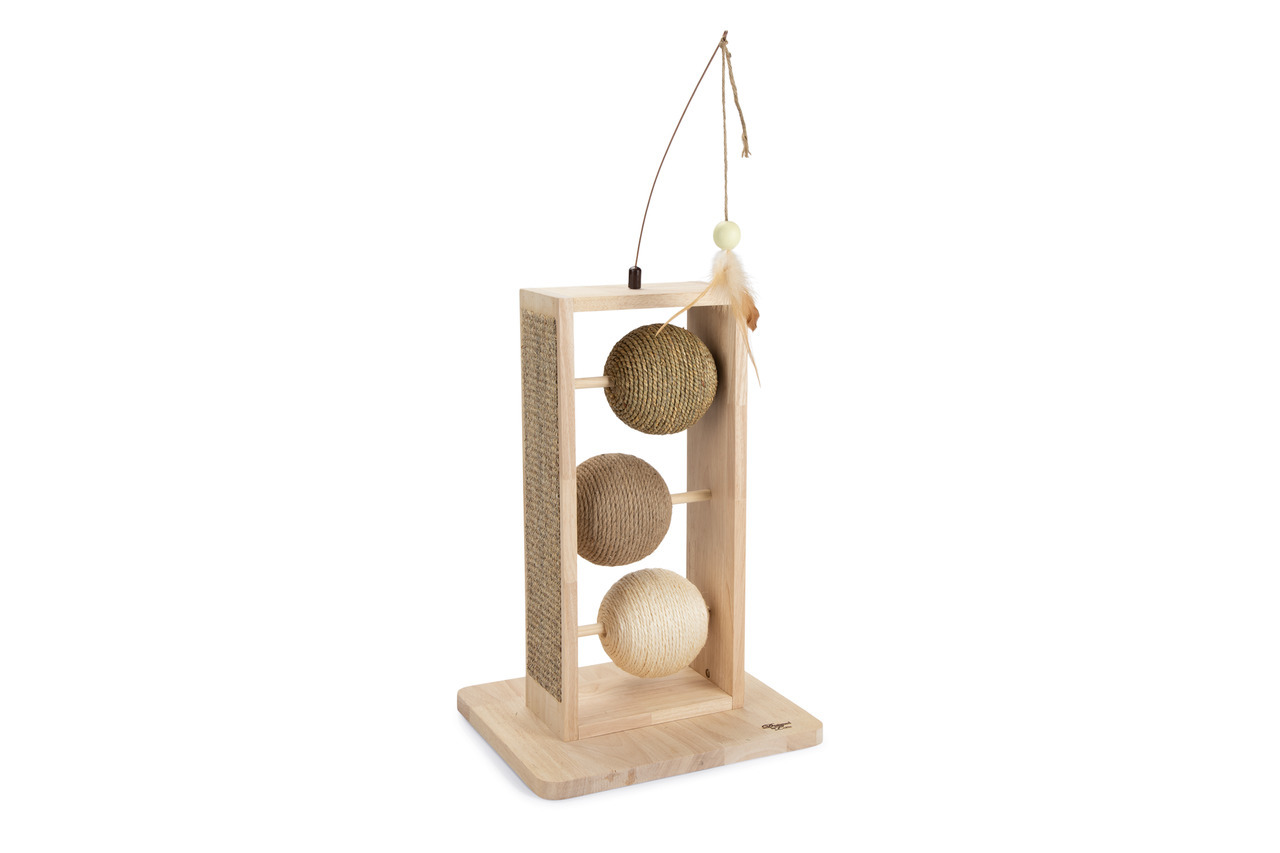 Designed by Lotte Cat Toy Paletto: Hochwertiges Katzenspielzeug mit Holzrahmen, Sisalkugeln & Federangel. Fördert Spiel & Jagdinstinkt.