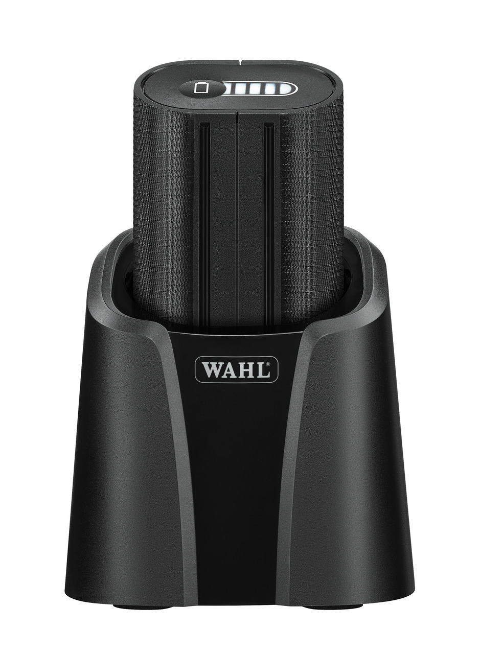 Schwarzes Ladegerät Wahl, herausnehmbarer Akku mit LED-Anzeige, vertikal, kompakt, modern, für Haarschneidemaschinen.