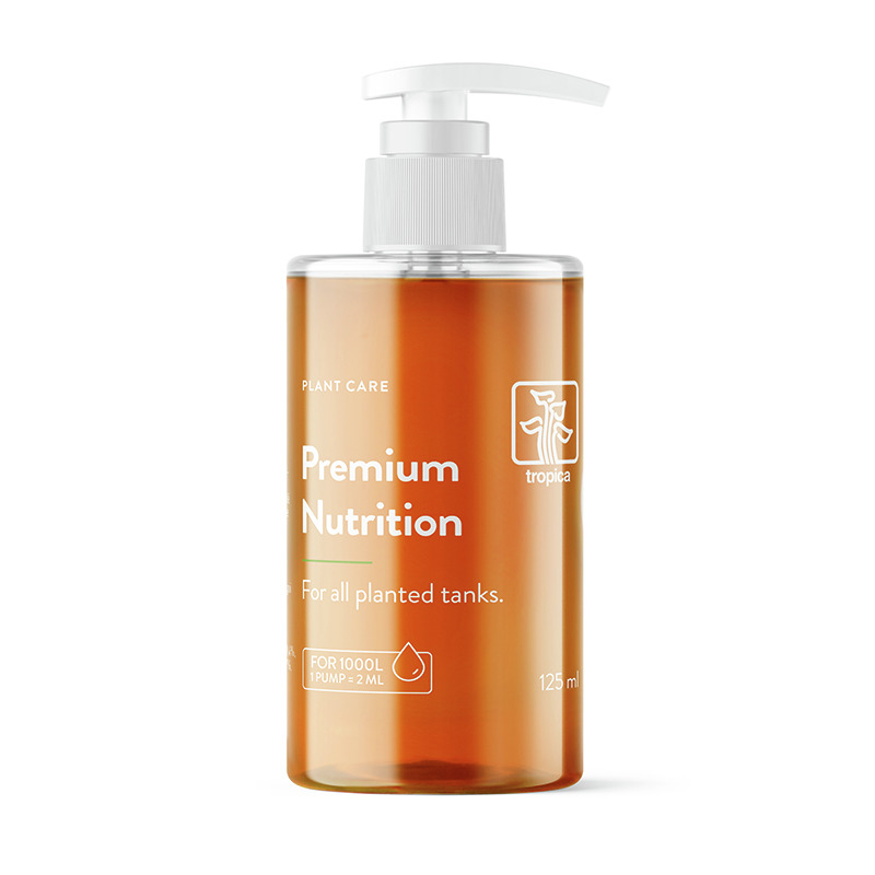 Das Bild zeigt eine 125-ml-Flasche des Produkts „Tropica Premium Nutrition“, einem Pflanzendünger für bepflanzte Aquarien. Die Flasche ist mit einem praktischen Pumpspender ausgestattet und enthält die Aufschrift „For all planted tanks“. Eine Pumpe dosier