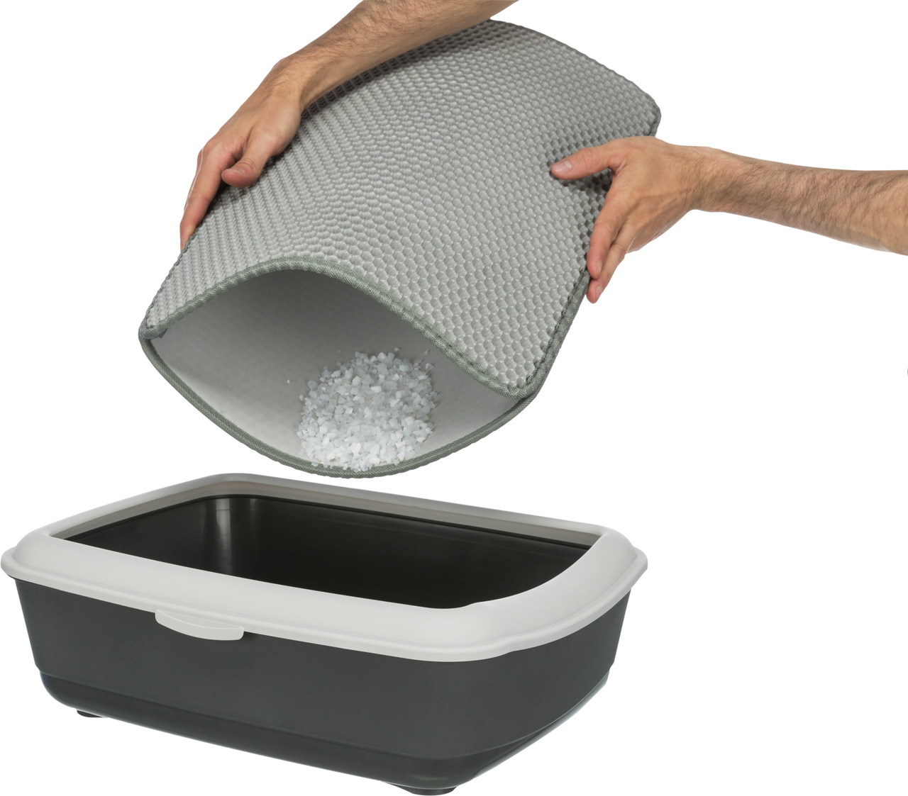 TRIXIE Katzentoilettenmatte Grau, für Katzenbesitzer, fängt Streu auf, leicht zu entleeren, hygienisch, wie auf Bild gezeigt.