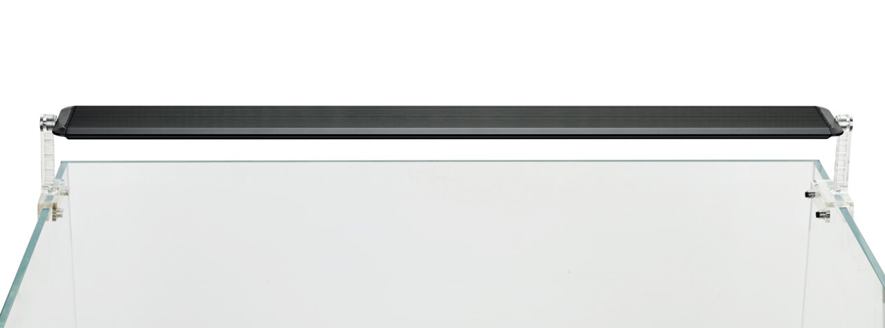 Chihiros WRGB II Slim LED-Leuchte, für Aquarien, Pflanzenwachstum & Farbverstärkung, schwarz, inkl. Halterungen, schlankes Design.