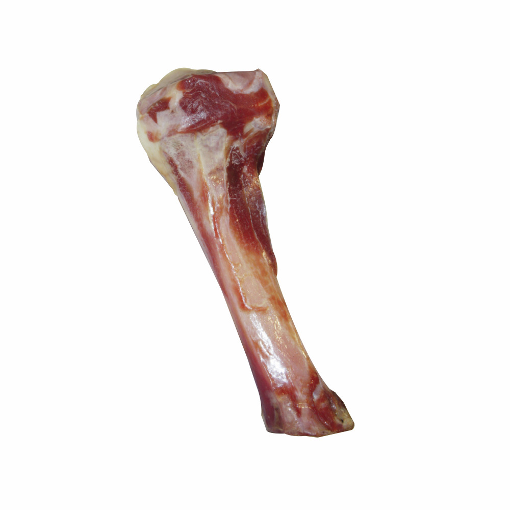 Ein natürlicher Kauknochen der Marke CROCI, geeignet für Hunde. Der Knochen besteht aus echtem Fleisch und Knochen, ideal zur Zahnpflege und Beschäftigung. Geschmacksrichtung: Rind. Perfekt für mittelgroße bis große Hunde. Auf dem Bild ist ein einzelner K
