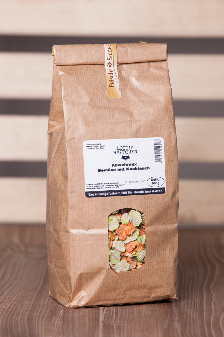 LOTTIS HÄPPCHEN Abwehrmix Gemüse m. Knoblauch, Ergänzungsfutter f. Hunde & Katzen, 500 g, stärkt Immunsystem, m. Karotten, Lauch, rote Beete.