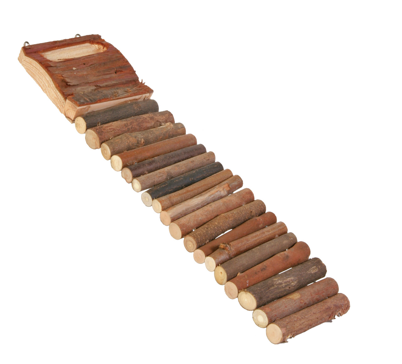 Das Bild zeigt die TRIXIE Naturholz-Hängebrücke für Kleintiere, geeignet für Hamster, Mäuse und andere kleine Nager. Die Brücke besteht aus unbehandeltem Holz und ist flexibel, sodass sie individuell geformt werden kann. Sie dient als Spiel- und Kletterel