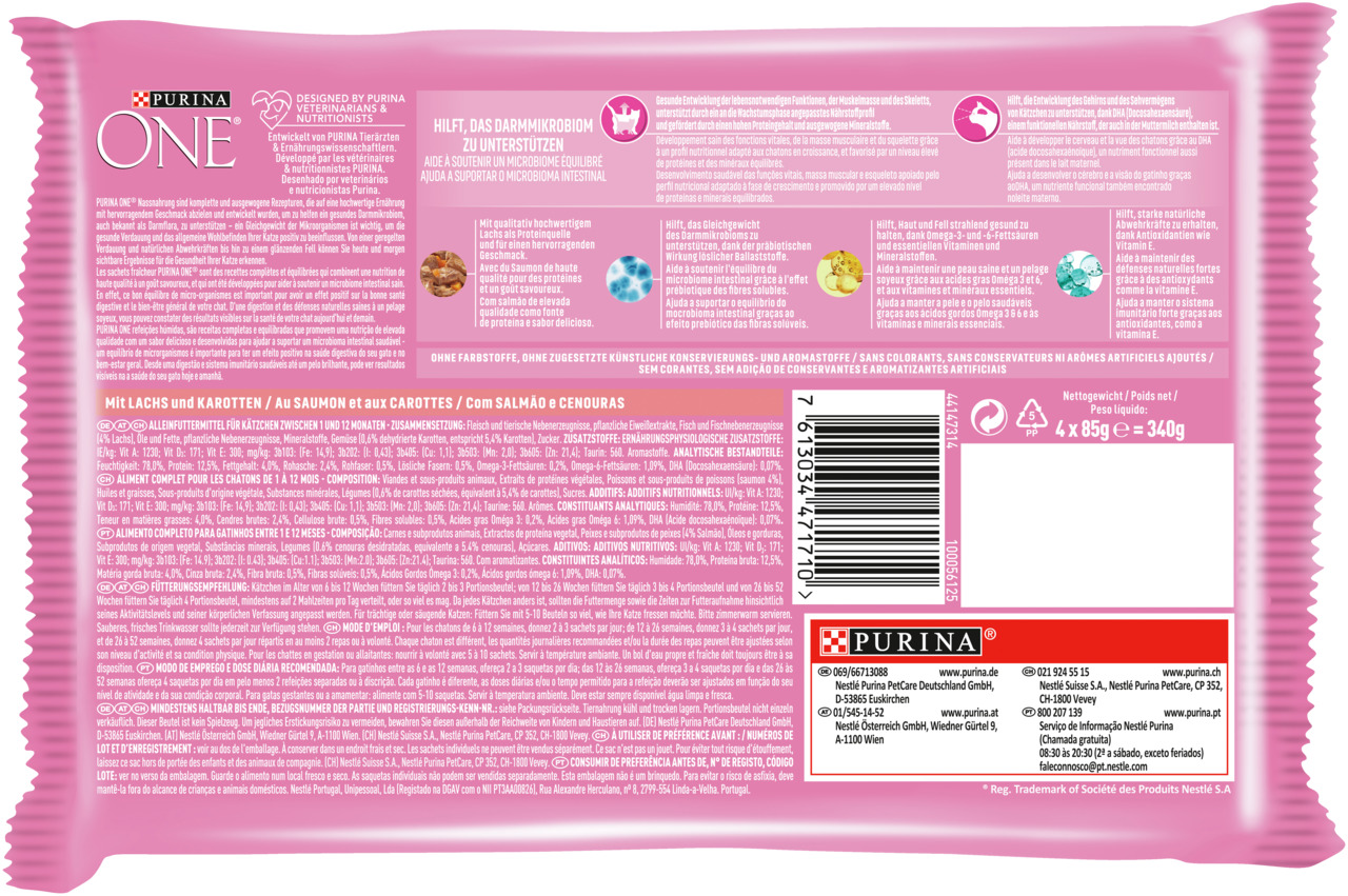 Das Bild zeigt die Rückseite einer Verpackung des Katzenfutters „Purina ONE“ mit Lachs und Karotten. Es ist speziell für ausgewachsene Katzen entwickelt und unterstützt die Darmgesundheit. Die Verpackung enthält 4 Beutel à 85 g, insgesamt 340 g. Sie ist r