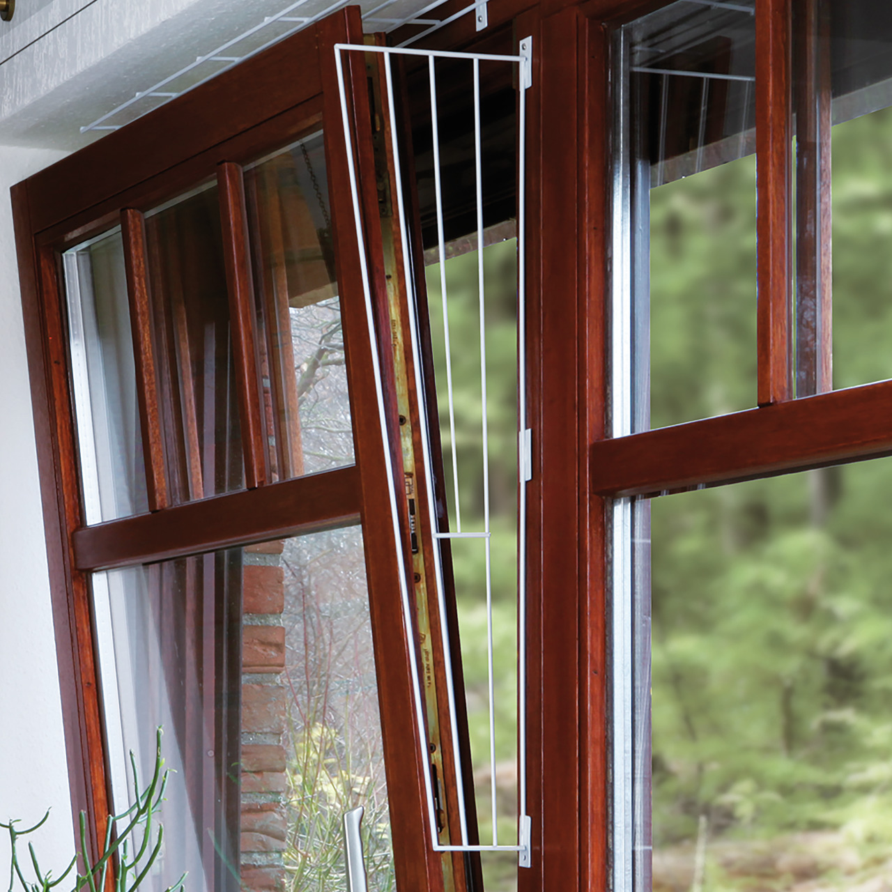 Trixie Schutzgitter für Fenster oben/unten Kippfenster Katzen Sicherheit 65 x 16 cm