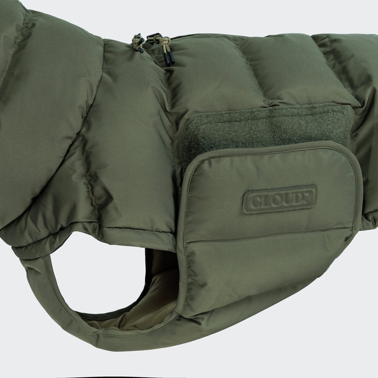 Grüne Hundejacke Cloud7, kleine-mittelgroße Hunde, warm gefüttert, Reißverschluss, Tasche, ideal kalte Tage.