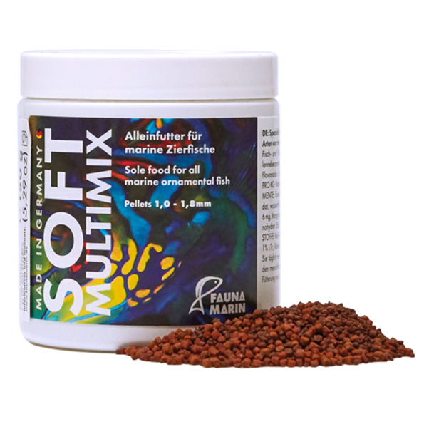 Das Bild zeigt eine weiße Dose des Produkts „FAUNA MARIN Soft MultiMix“, einem Alleinfutter für marine Zierfische. Die Verpackung enthält die Aufschrift „Made in Germany“ und beschreibt das Produkt als Pellets mit einer Größe von 1,0–1,8 mm. Neben der Dos