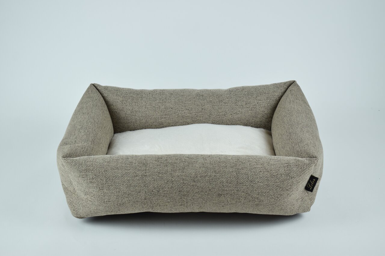Hundebett LEBON, rechteckig, beige mit weicher Liegefläche, für Hunde jeder Größe, stilvoll und komfortabel.