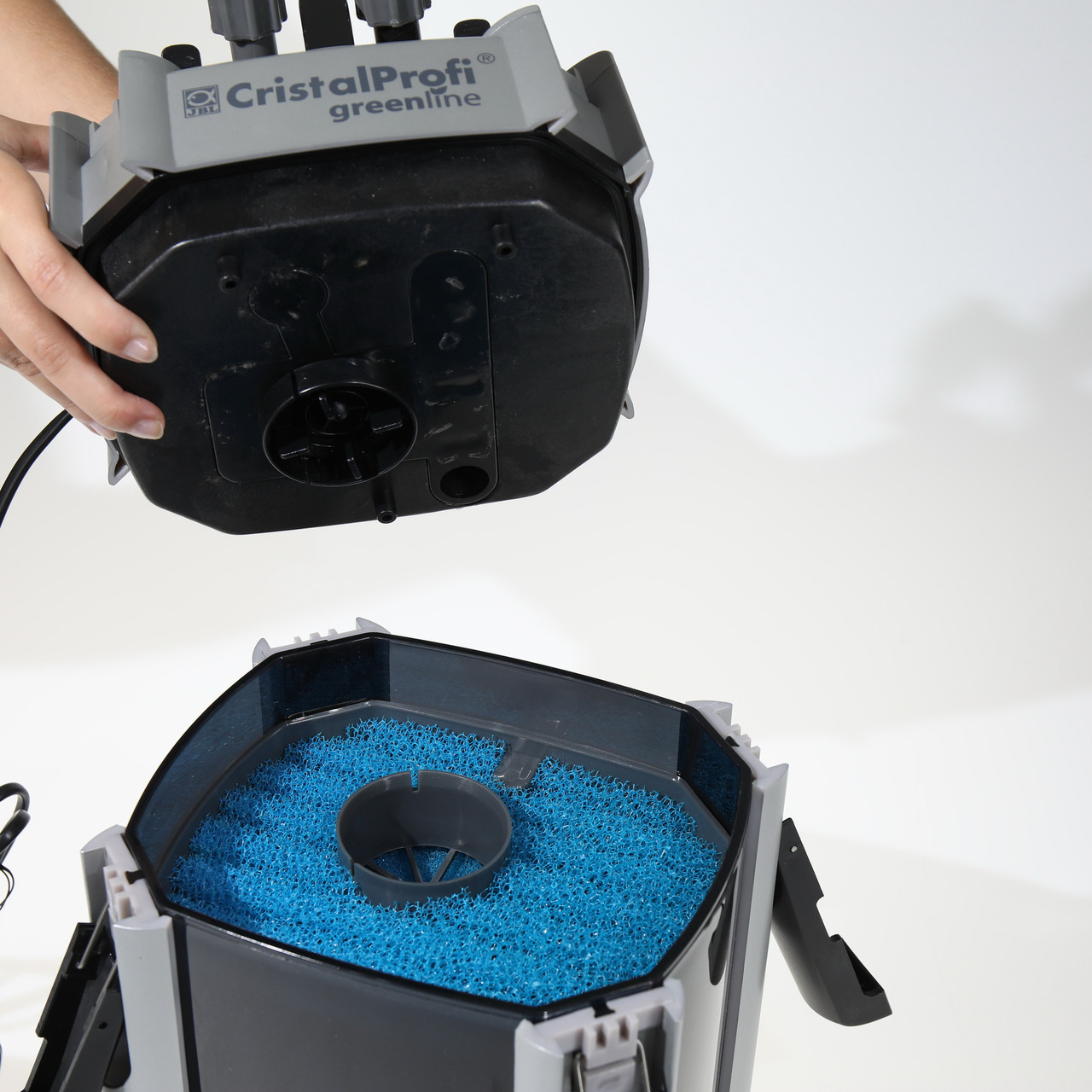JBL CristalProfi greenline Außenfilter, für Aquarienliebhaber, energieeffizient & leise, mit blauen Filterschwämmen zur Reinigung.