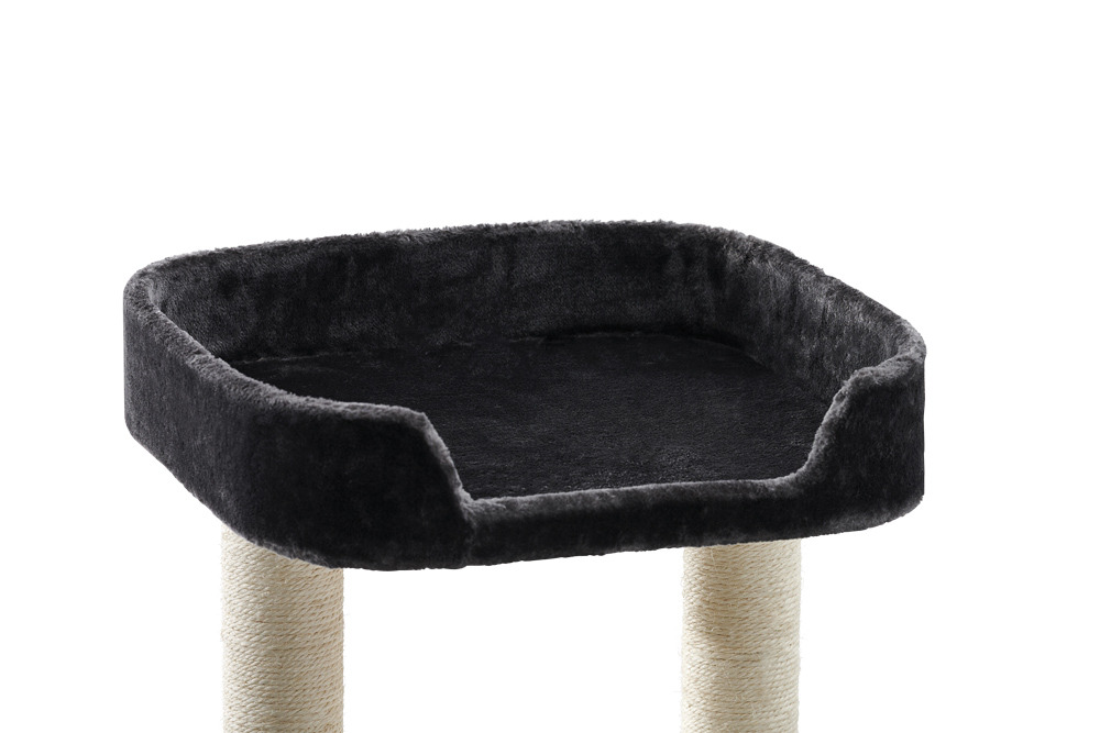 Kratzbaum von Nobby mit einer gemütlichen Liegefläche in Schwarz, ideal für Katzen. Die erhöhte Plattform bietet Komfort und Sicherheit, während die stabilen Sisalstämme zum Krallenwetzen einladen. Perfekt für Katzen jeden Alters, um zu entspannen oder zu