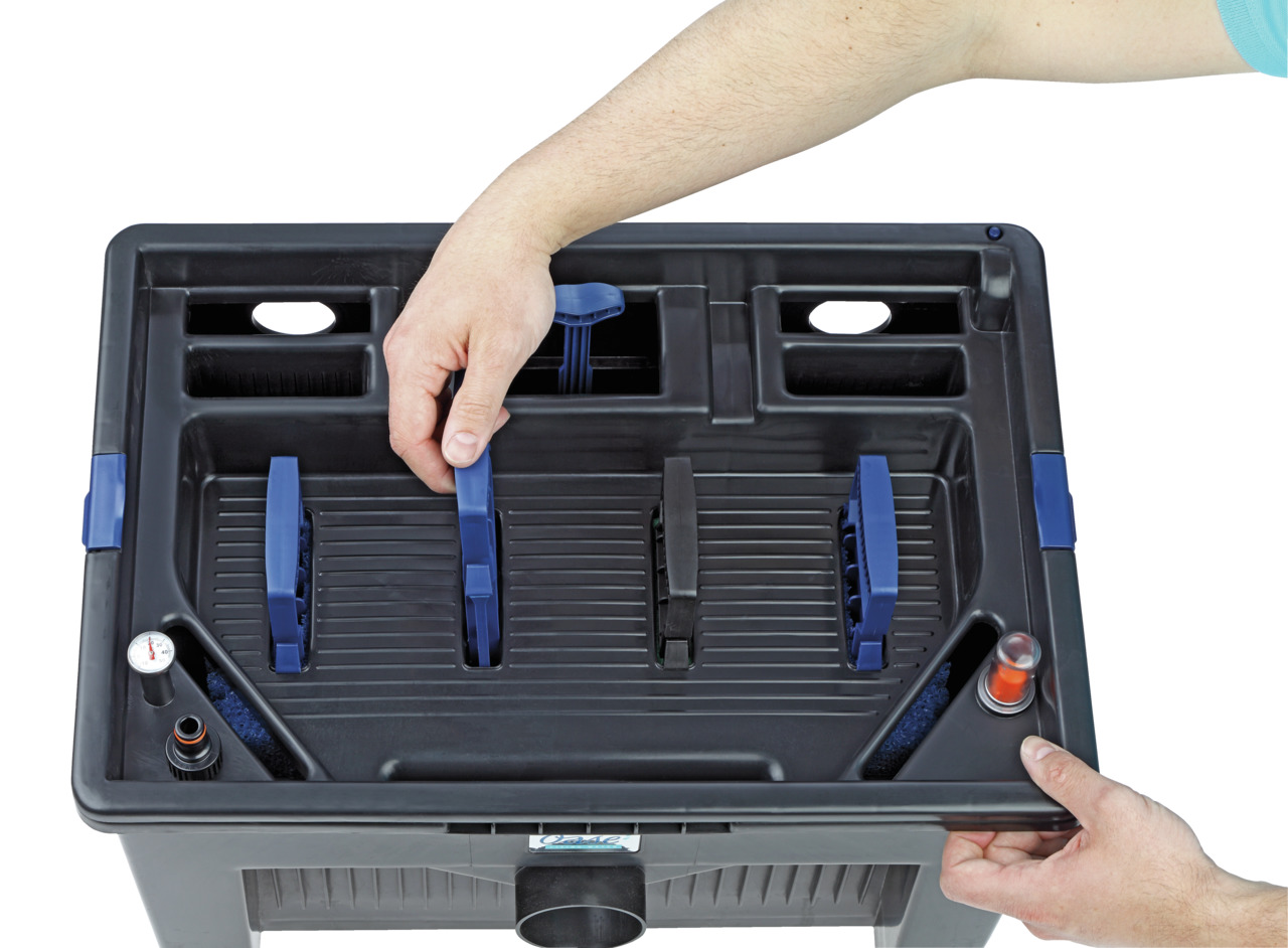 Oase BioSmart 16000 Durchlauffilter: Hochwertiger Teichfilter mit Reinigungsgriffen, Temp.-Anzeige & Anschlüssen. Ideal für Teichbesitzer.