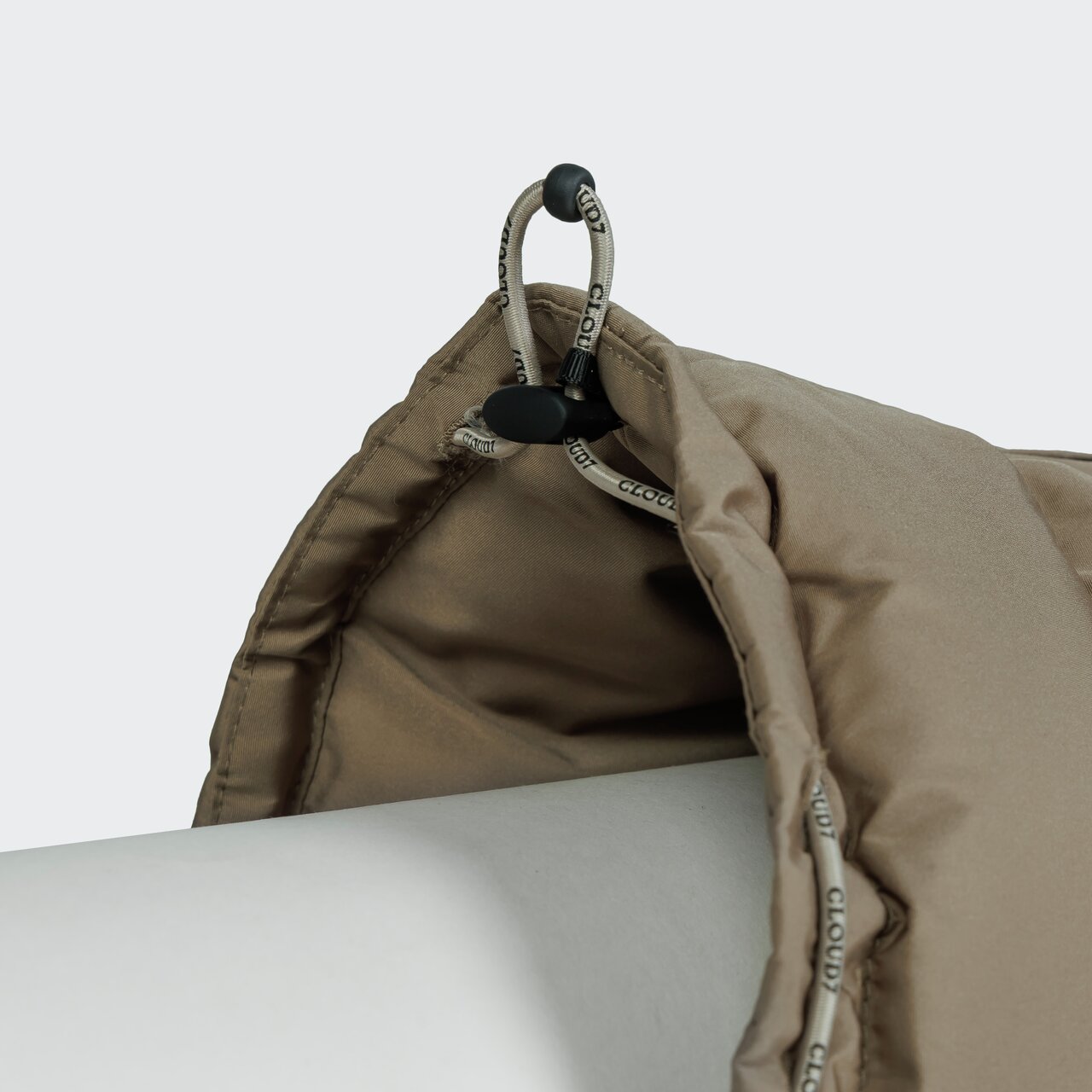 Cloud7 Hundemantel, braun, für kl./mittelgr. Hunde, verstellb. Gummizug am Kragen, idealer Schutz.