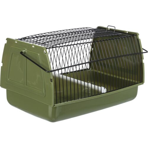 Das Bild zeigt eine grüne Transportbox der Marke TRIXIE, Modell "Mini-Capri", geeignet für Kleintiere wie Kaninchen oder Meerschweinchen. Die Box besteht aus robustem Kunststoff mit einem schwarzen Metallgitterdeckel und einem Tragegriff. Sie bietet eine 