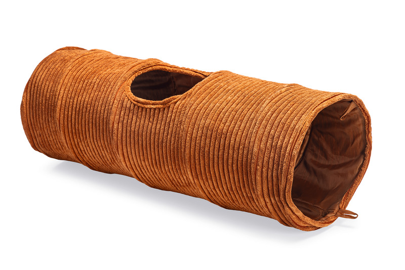 Katzentunnel "Designed by Lotte", braun, weicher gerippter Stoff, runde Öffnung, robust, für Katzen als Spiel-/Rückzugsort.