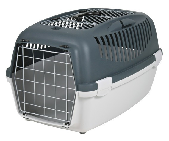 Transportbox für Haustiere der Marke TRIXIE, Modell Capri. Geeignet für Katzen und kleine Hunde. Die Box ist in Grau und Weiß gehalten, mit einem stabilen Metallgitter an der Vorderseite und Lüftungsschlitzen an den Seiten und oben. Perfekt für Reisen ode