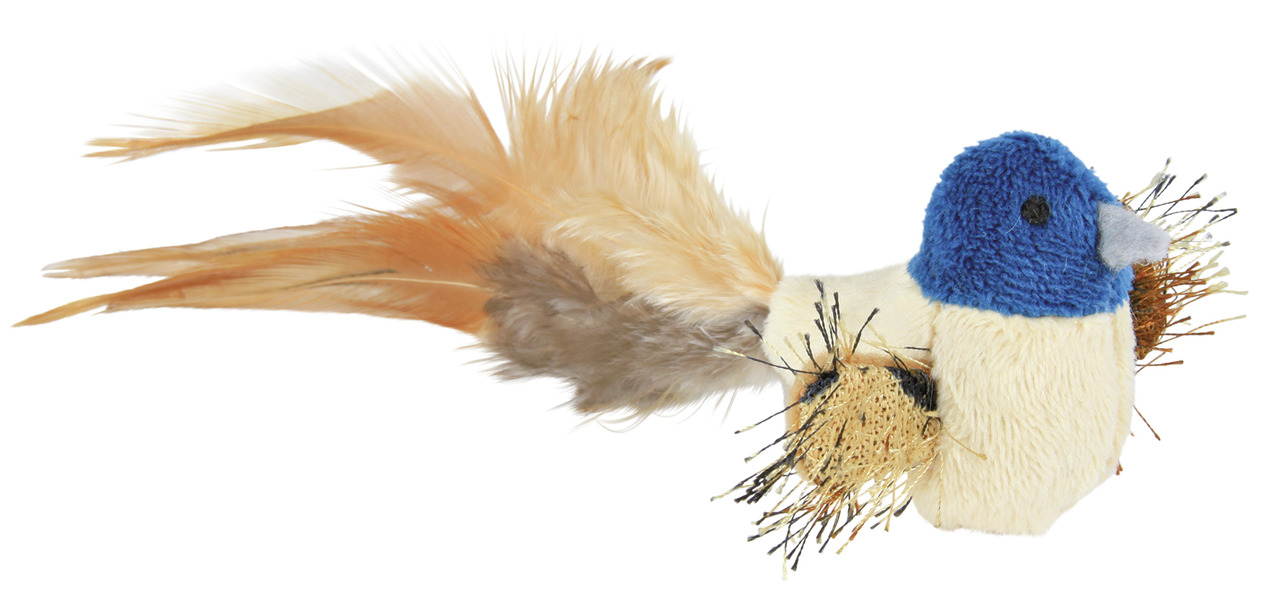 Das Bild zeigt das Katzenspielzeug „TRIXIE Plüschvogel mit Federn“ für Katzen. Es ist ein weicher Vogel mit blauem Kopf, cremefarbenem Körper und langen, natürlichen Federn als Schwanz. Geeignet für Katzen aller Altersgruppen, fördert es den Spieltrieb un