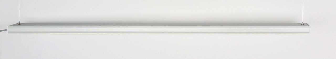aquaLEDs LED-Aquarienleuchte, für Süß--Meerwasseraquarien, silbern, schlank, energieeffizient, hängend, moderne Beleuchtung.